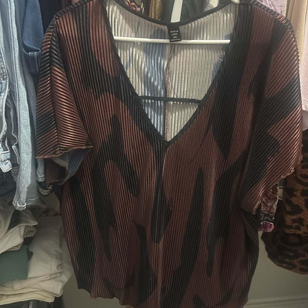 Patterned brown/blue blouse